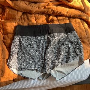 Athleta Run With It 3.5in Printed Short